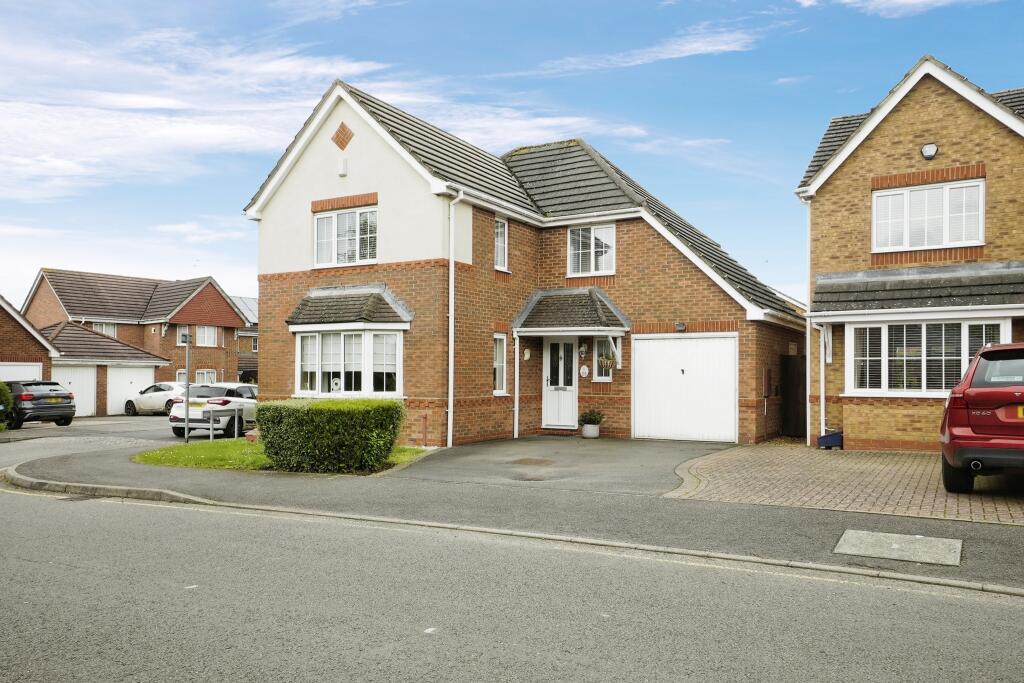 4 bedroom detached house for sale in Dixon Road, Kingsthorpe, NN2