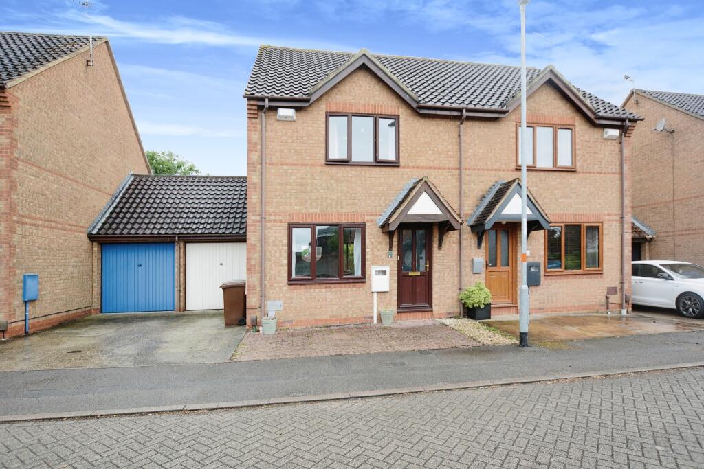 3 bedroom semi-detached house for sale in Granary Court, East Hunsbury, NN4