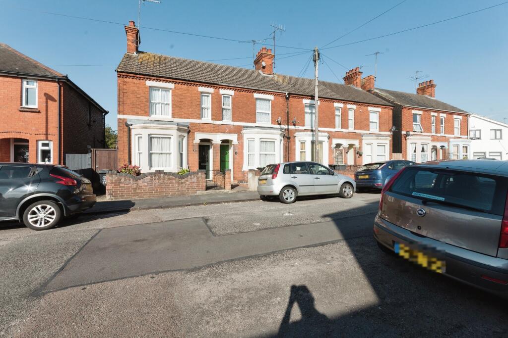 2 bedroom end of terrace house for sale in Pytchley Road, Rushden, NN10