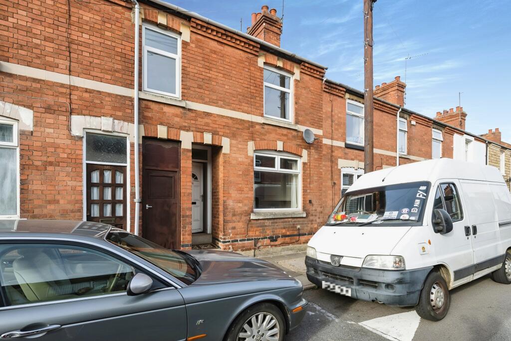 3 bedroom terraced house for sale in Regent Street, Kettering, NN16