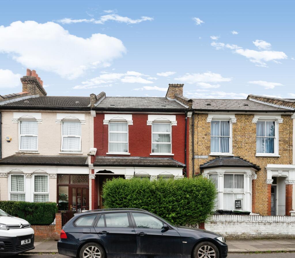3 bedroom terraced house for sale in Ranelagh Road, London, N17