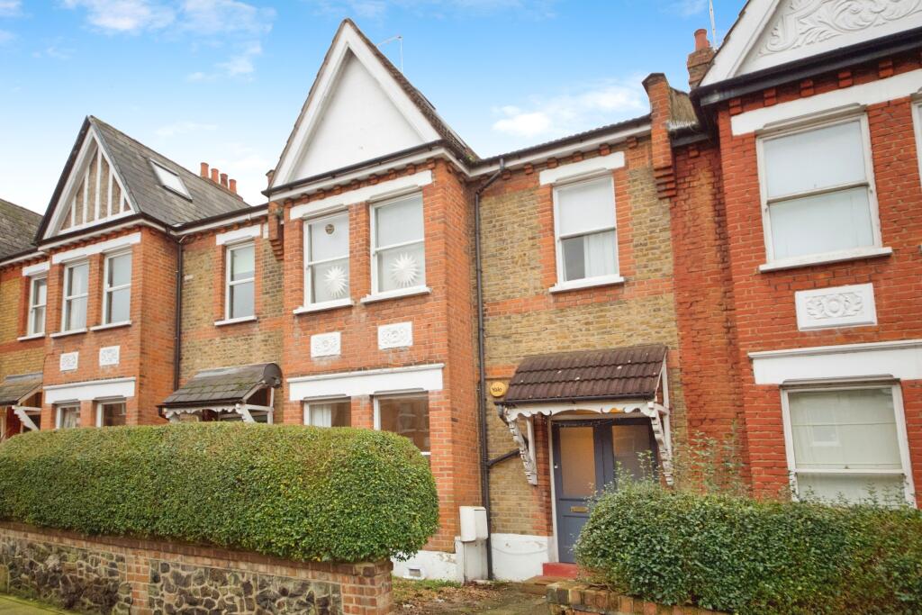 2 bedroom flat for sale in Uplands Road, Harringay, N8