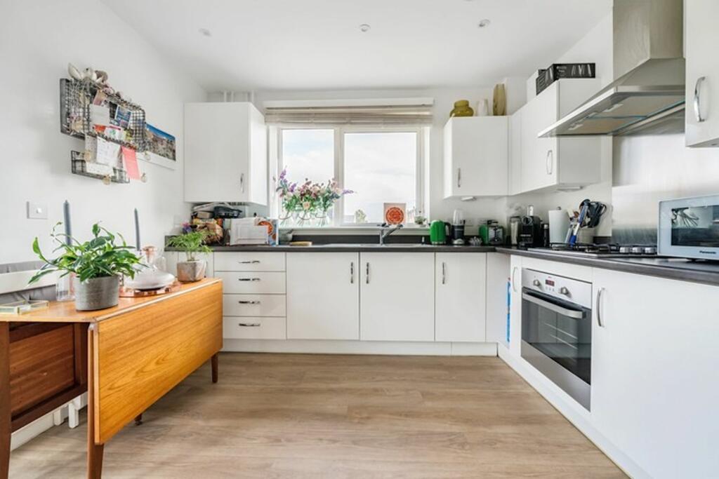 1 bedroom apartment for sale in 53 Well Grove, Whetstone, N20