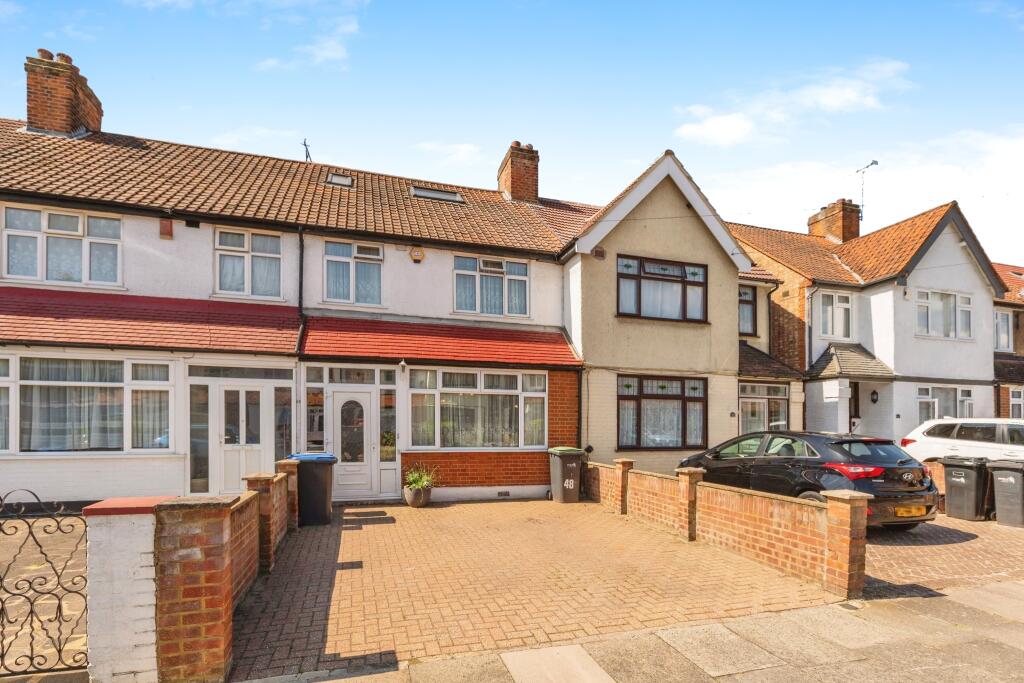 4 bedroom terraced house for sale in Tudor Road, London, N9