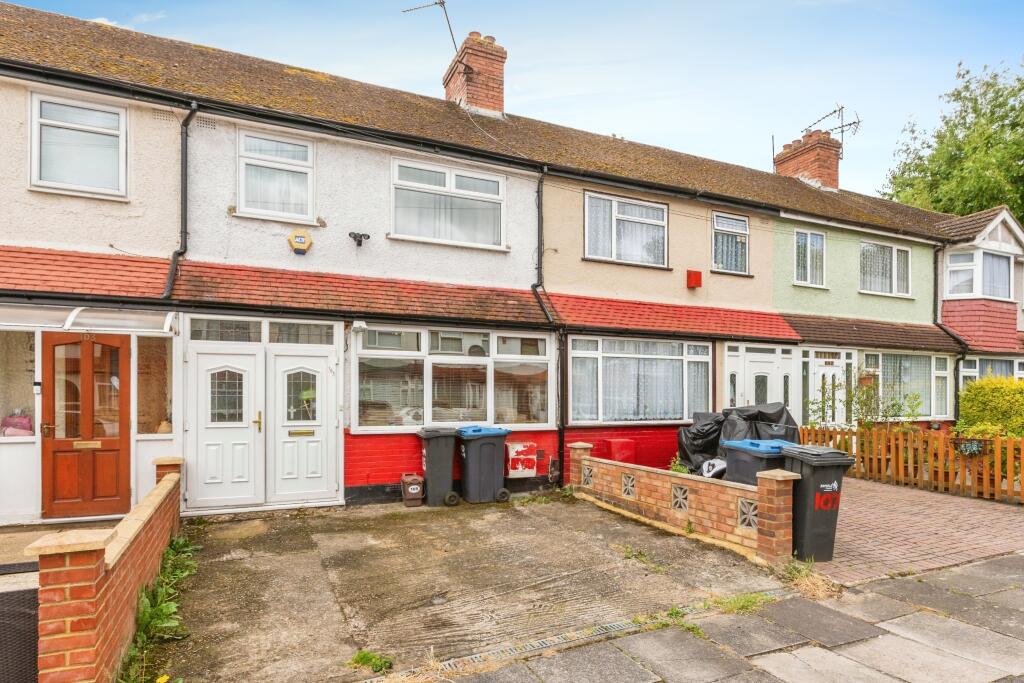3 bedroom terraced house for sale in Bedford Road, London, N9