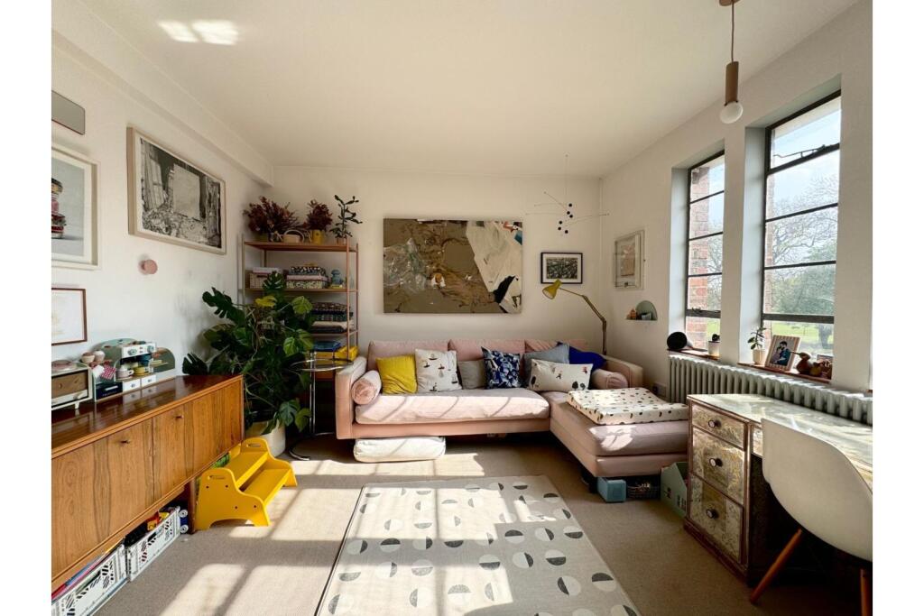 Main image of property: Riversdale Road, London, N5