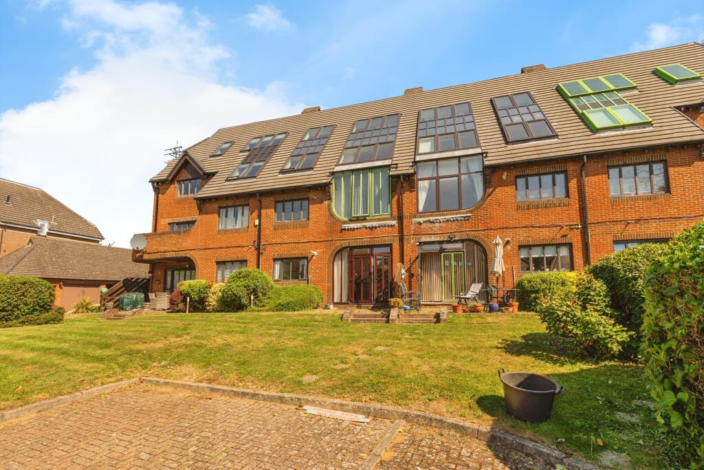 Main image of property: Mountfield Road, London, N3