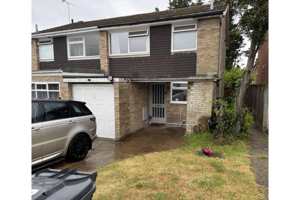 Main image of property: Howard Close, London, N11