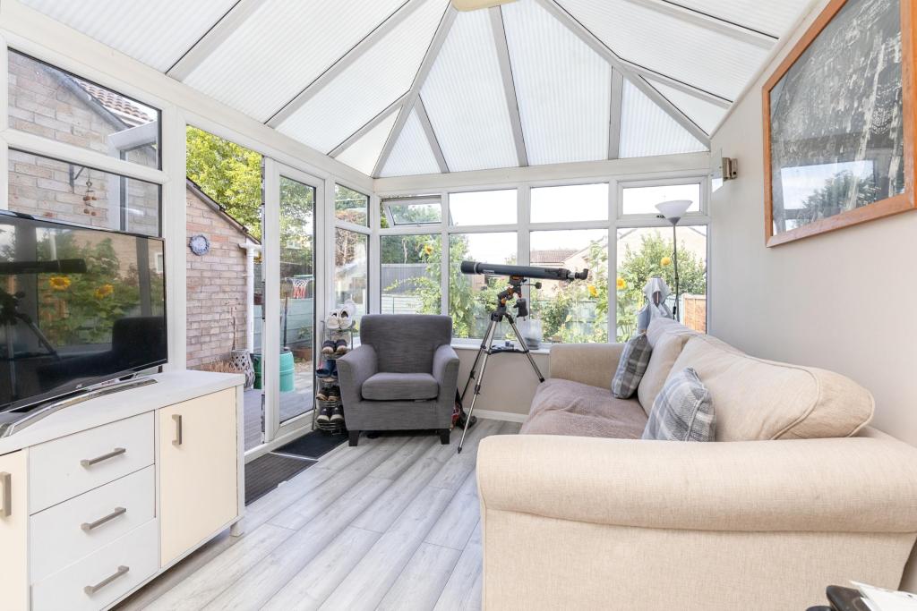 5 bedroom semidetached house for sale in Poplar Road, Warmley, BS30