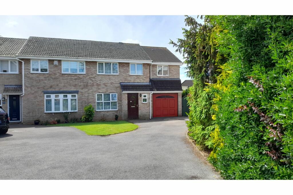 4 bedroom semidetached house for sale in Noble Avenue, Bristol, BS30