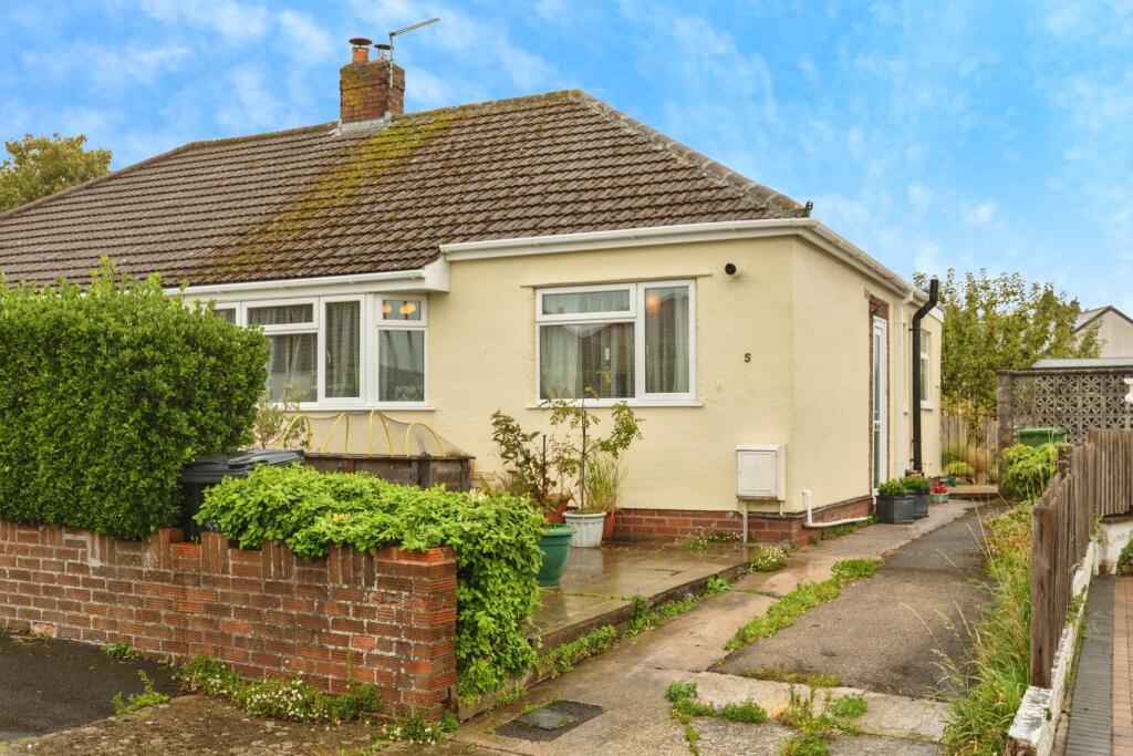 Main image of property: Beachgrove Gardens, Bristol, BS16