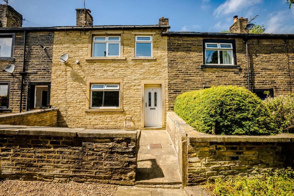 Main image of property: Prospect Row, Halifax, HX2