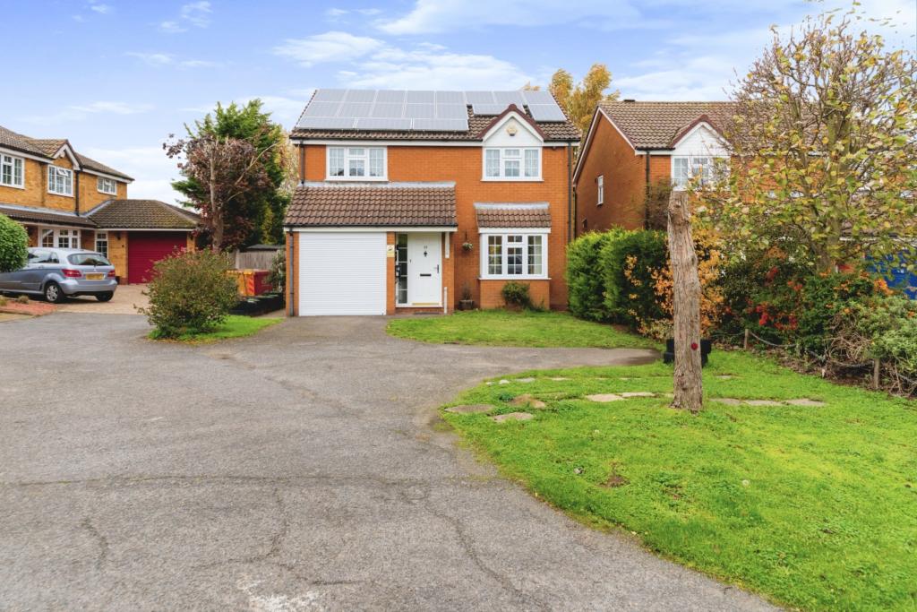 4 bedroom detached house for sale in Sitwell Close, Lawford