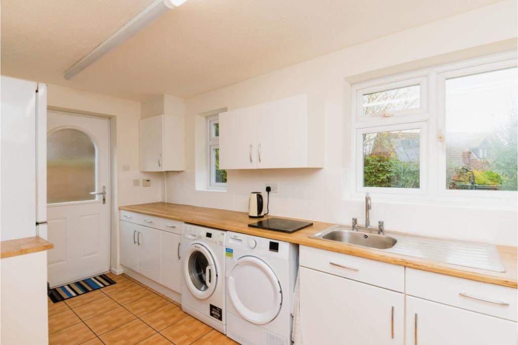 4 bedroom detached house for sale in Sitwell Close, Lawford