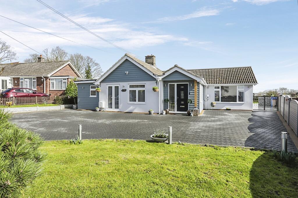 4 bedroom bungalow for sale in Skates Hill, Glemsford, CO10