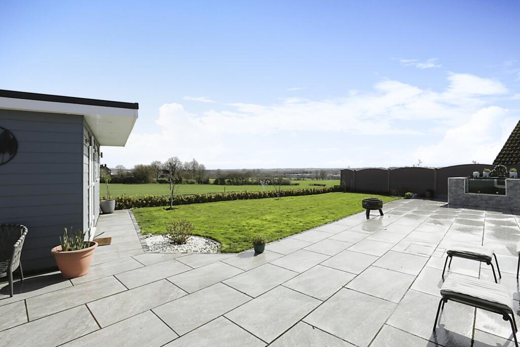 4 bedroom bungalow for sale in Skates Hill, Glemsford, CO10