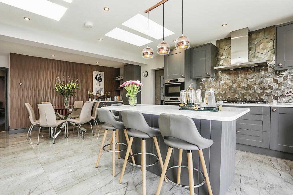 4 bedroom bungalow for sale in Skates Hill, Glemsford, CO10