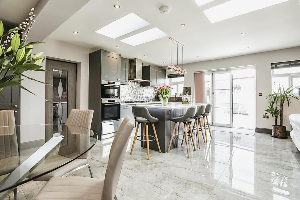 4 bedroom bungalow for sale in Skates Hill, Glemsford, CO10