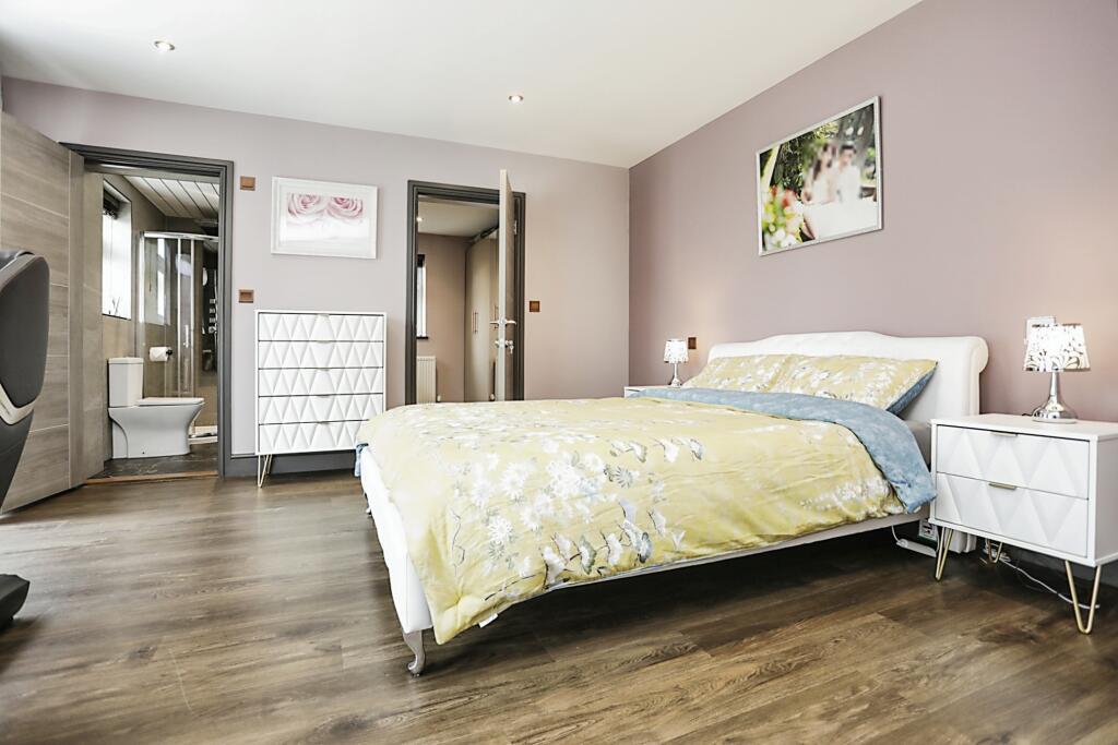 4 bedroom bungalow for sale in Skates Hill, Glemsford, CO10