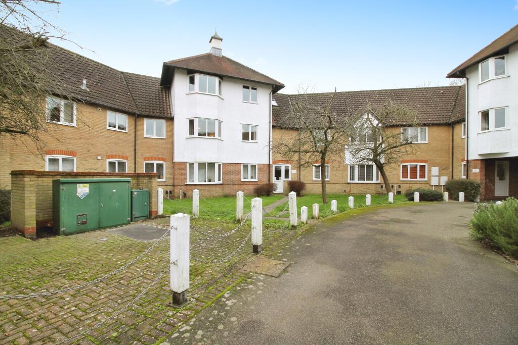 Main image of property: Dale Close, Colchester, CO3