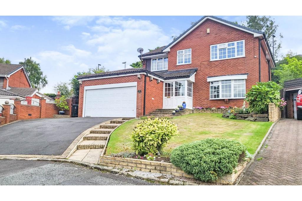 5 bedroom detached house for sale in Rookwood, Chadderton, OL1