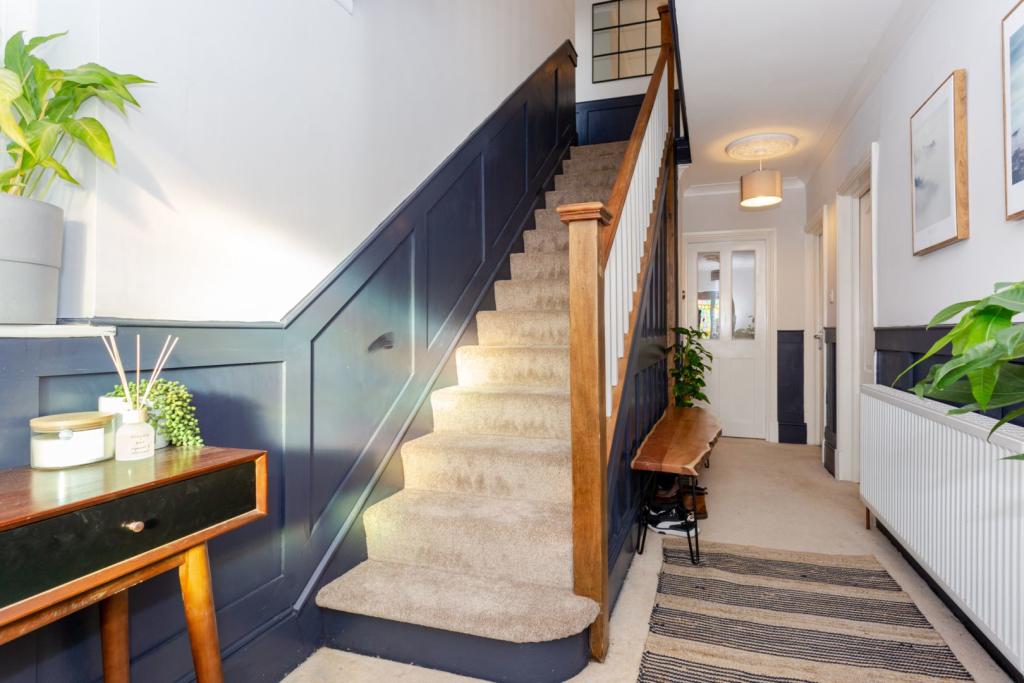 5 bedroom semidetached house for sale in Cooper Street, Springhead, OL4