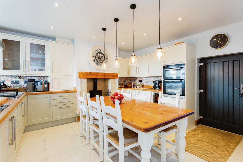 5 bedroom semidetached house for sale in Cooper Street, Springhead, OL4