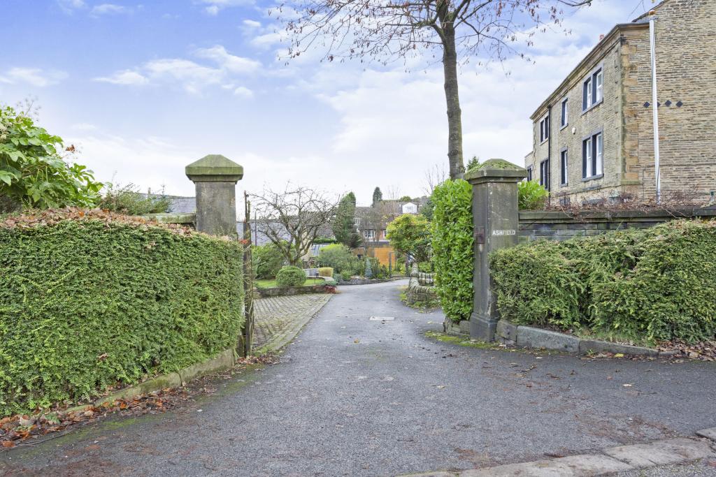 5 bedroom semidetached house for sale in Cooper Street, Springhead, OL4