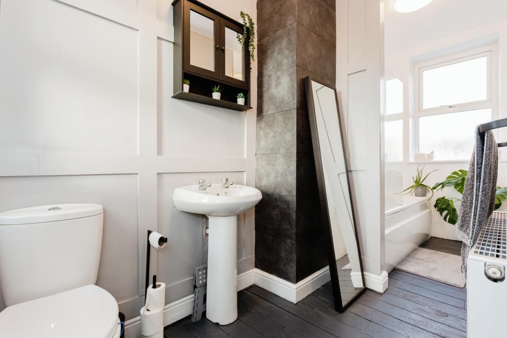 5 bedroom semidetached house for sale in Cooper Street, Springhead, OL4