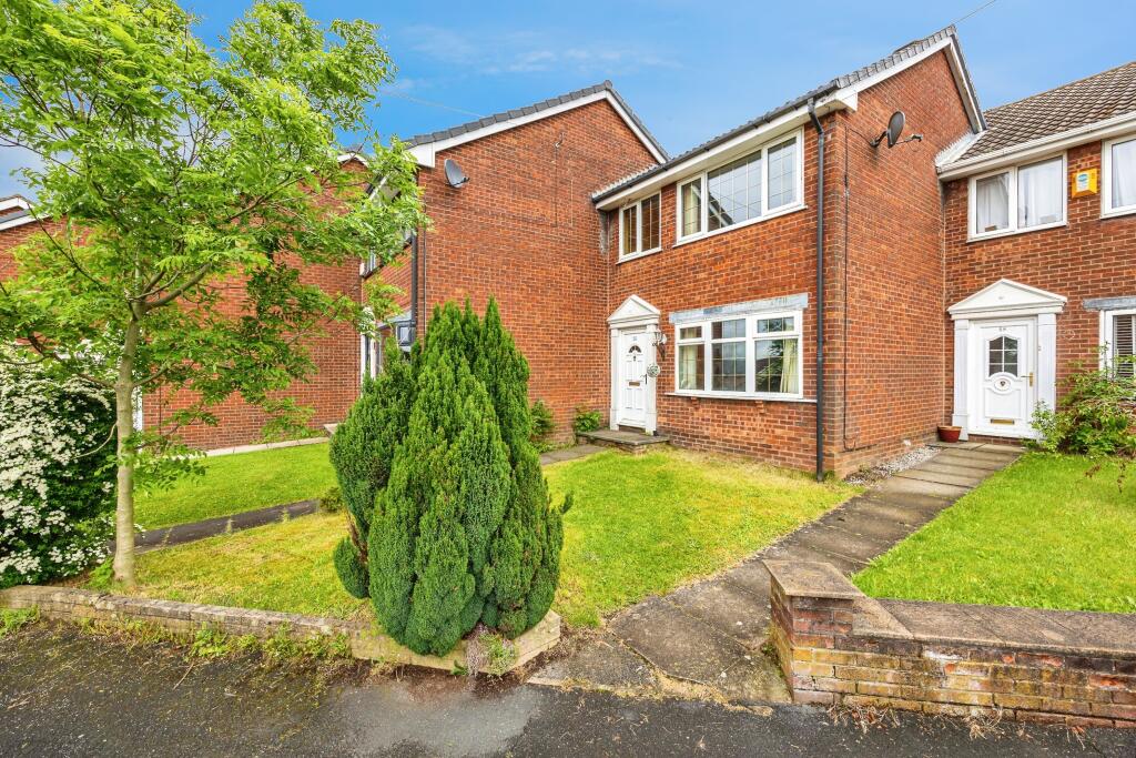 3 bedroom town house for sale in Croft Head Drive, Rochdale, OL16