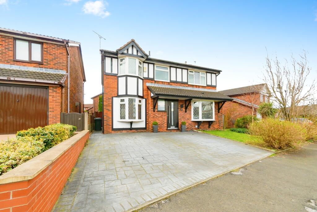 Main image of property: Lenten Grove, Heywood, OL10