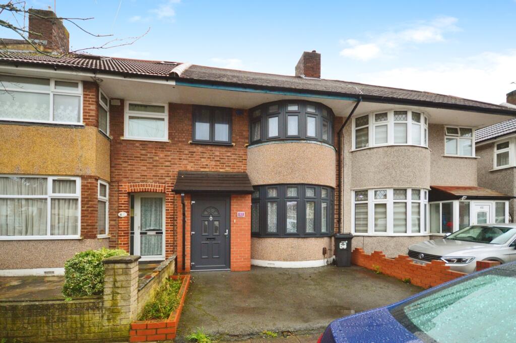 Main image of property: Hainault, Ilford, IG6