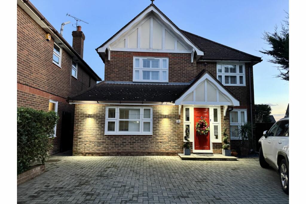 Main image of property: Alderton Hill, Loughton, IG10