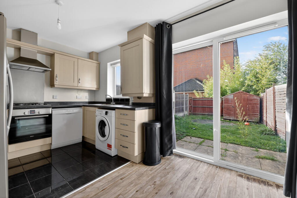 Main image of property: Piper Way, Ilford, IG1