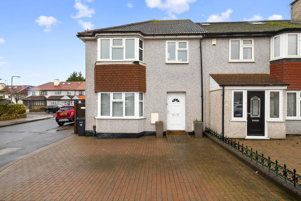 Main image of property: Yeomen Way, Ilford, IG6