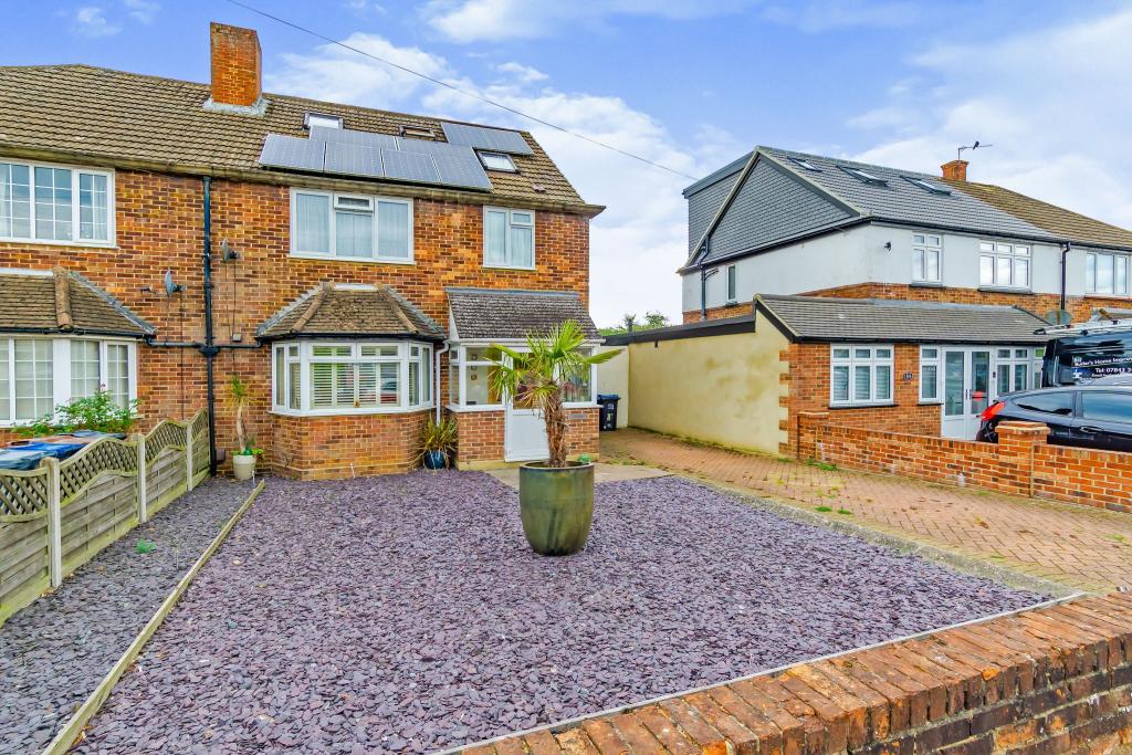 5 bedroom semidetached house for sale in Wentworth Way, Sanderstead, South Croydon, CR2