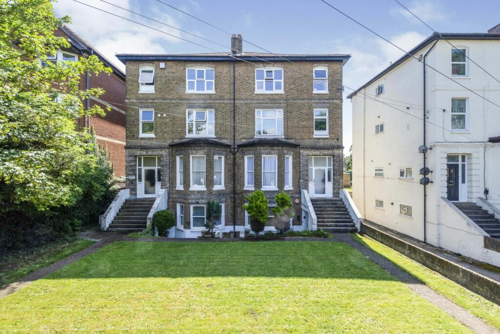 2 bedroom apartment for sale in Elmwood Road, Croydon, CR0