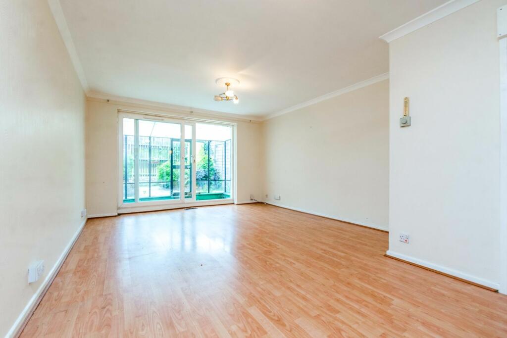 2 bedroom terraced house for sale in Granville Close, East Croydon, CR0
