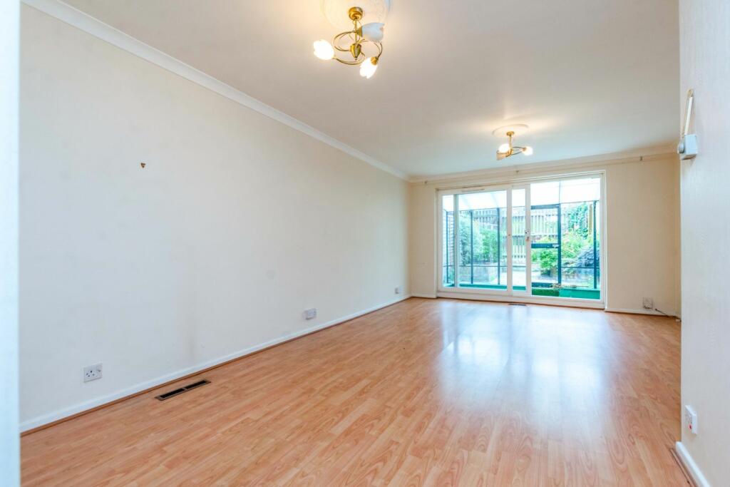 2 bedroom terraced house for sale in Granville Close, East Croydon, CR0