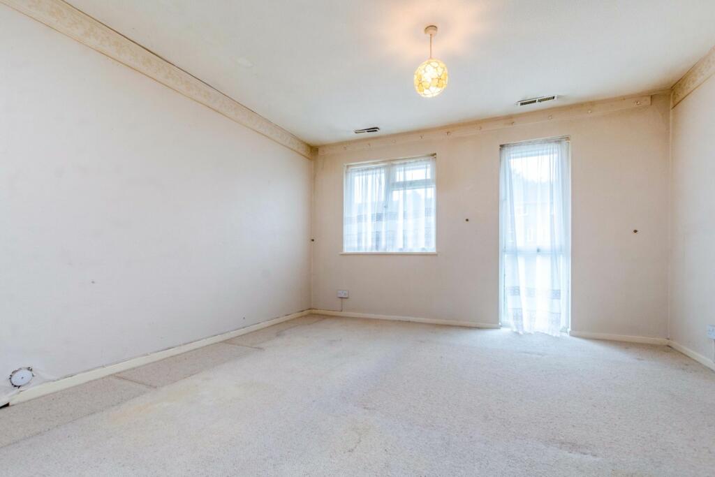 2 bedroom terraced house for sale in Granville Close, East Croydon, CR0