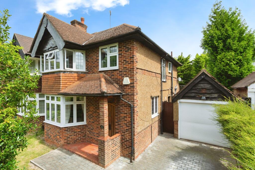 3 bedroom semidetached house for sale in Croham Valley Road, South
