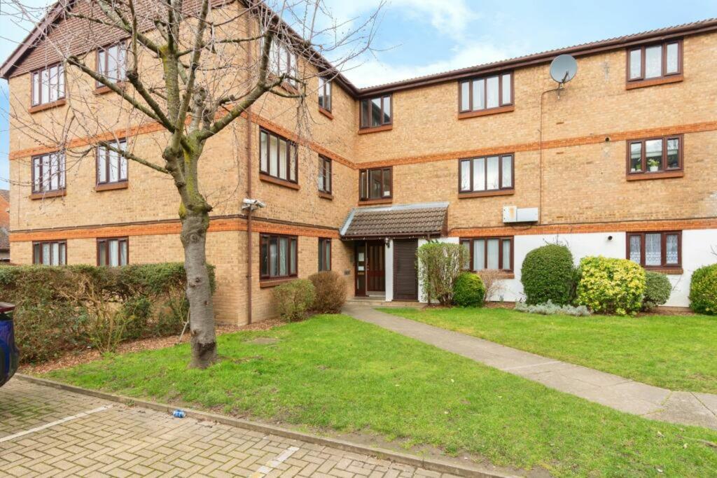 Main image of property: Burnham Gardens, Croydon, CR0