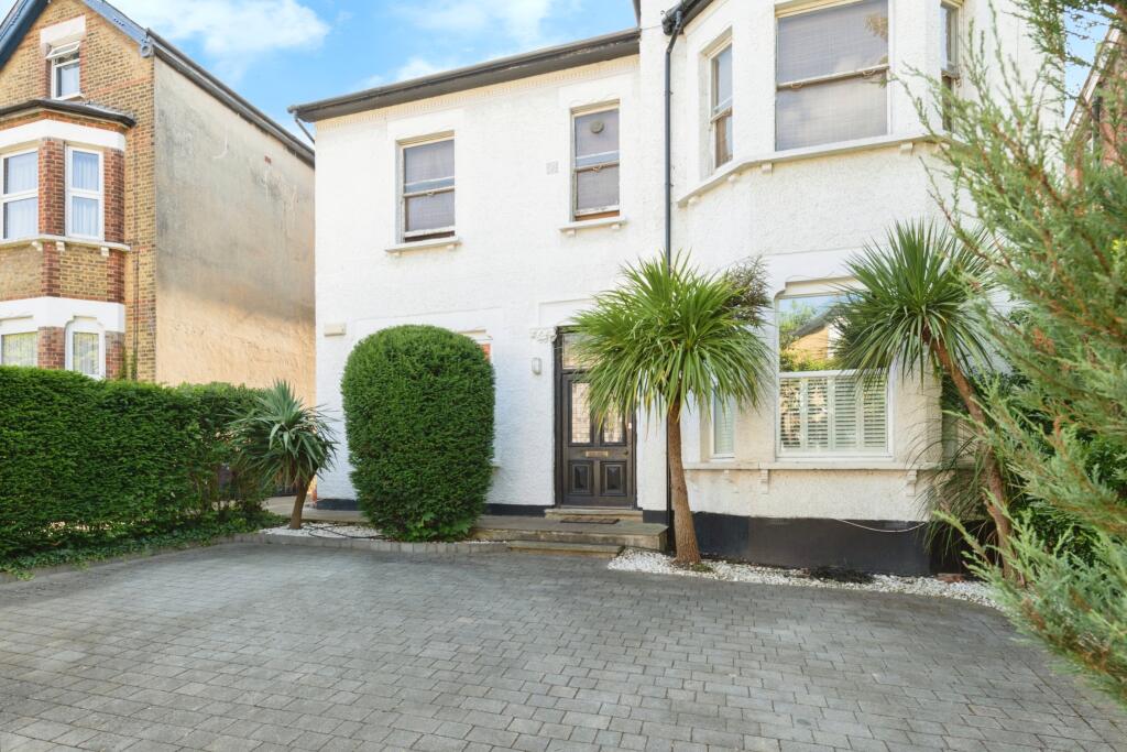 Main image of property: Birdhurst Rise, South Croydon, CR2