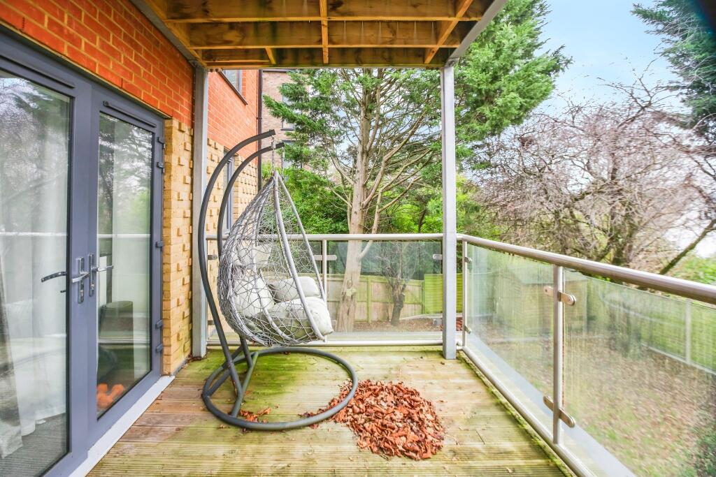 Additional property image - 38 Woodcote Grove Road, Coulsdon, CR5
