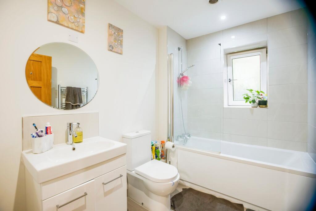 Additional property image - 38 Woodcote Grove Road, Coulsdon, CR5