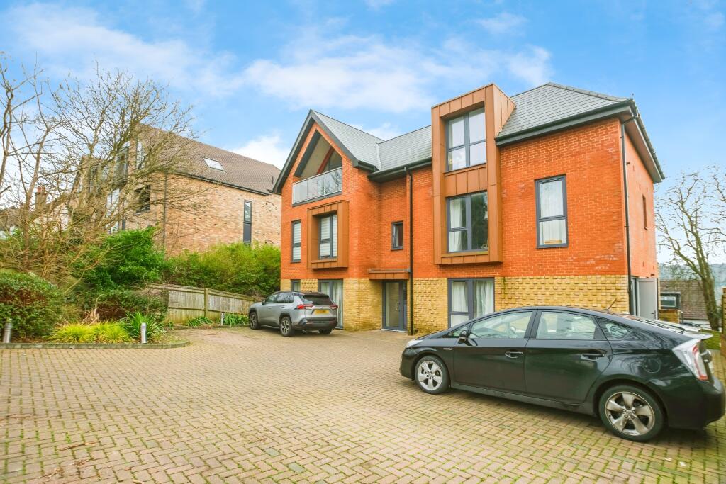 Additional property image - 38 Woodcote Grove Road, Coulsdon, CR5