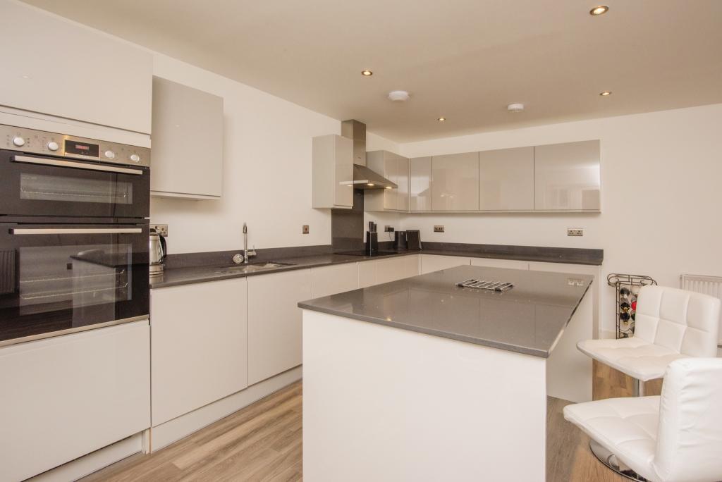 3 bedroom detached house for sale in Oldcourne Way, Fernhill Heath