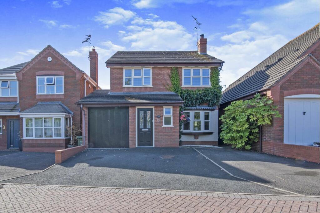 4 bedroom detached house for sale in Phipps Close., Wyre Piddle