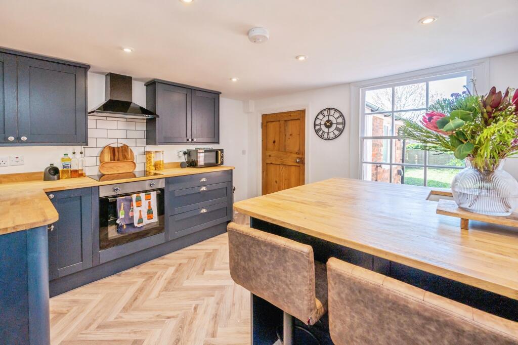 Main image of property: Bath Road, Worcester, WR5