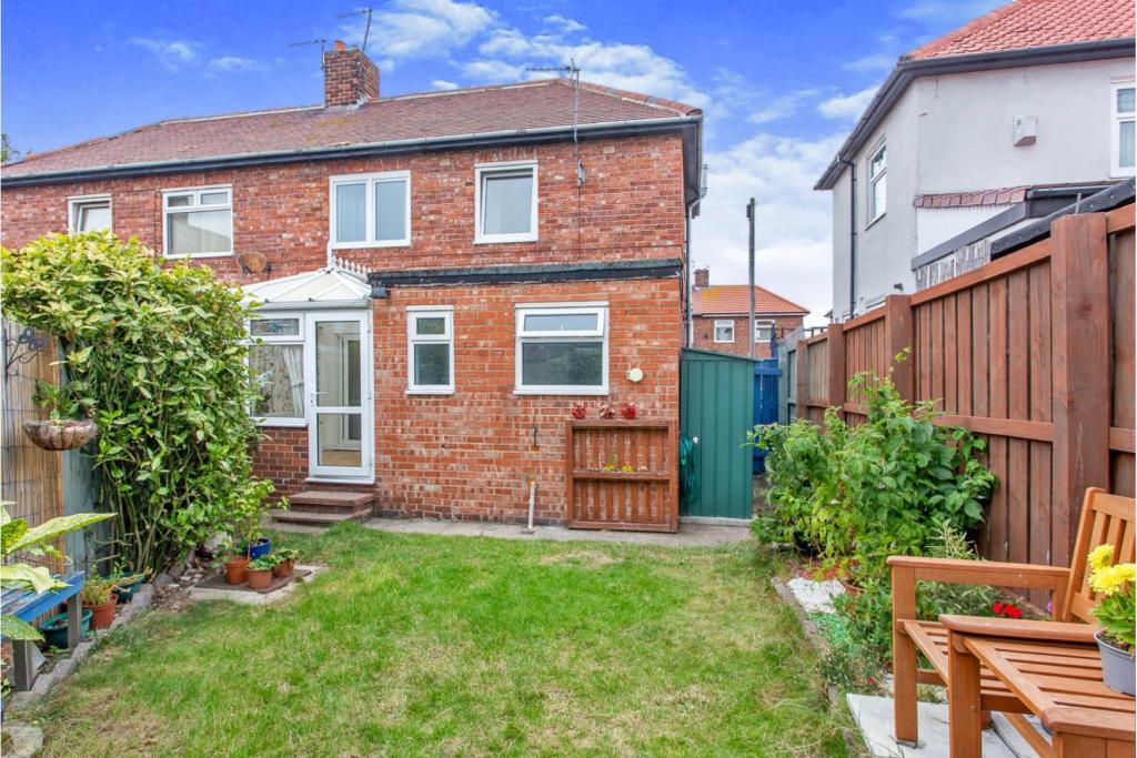 2 bedroom semidetached house for sale in THE HIGH ROAD, South Shields